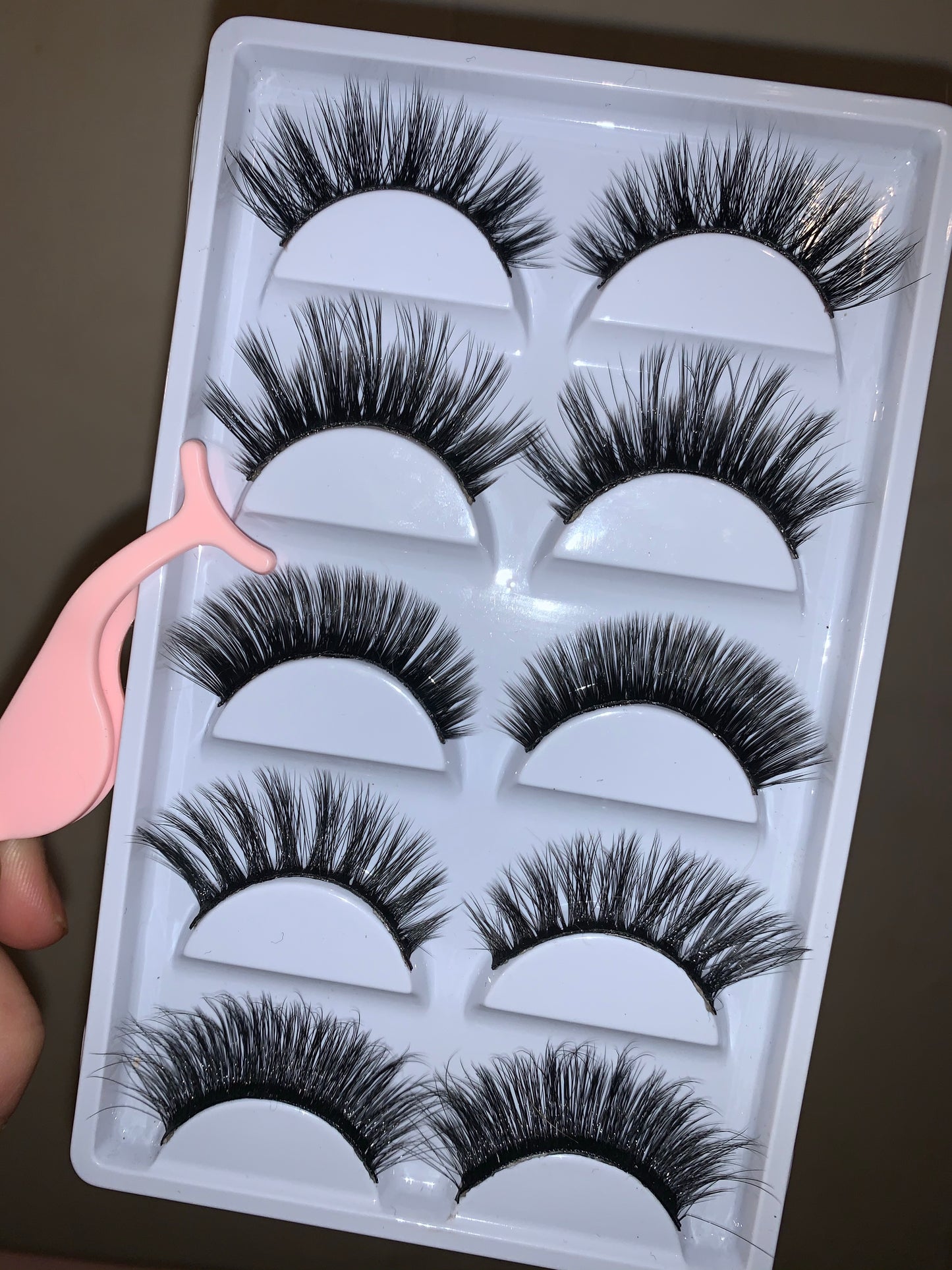 “ Get Classy “ lash book