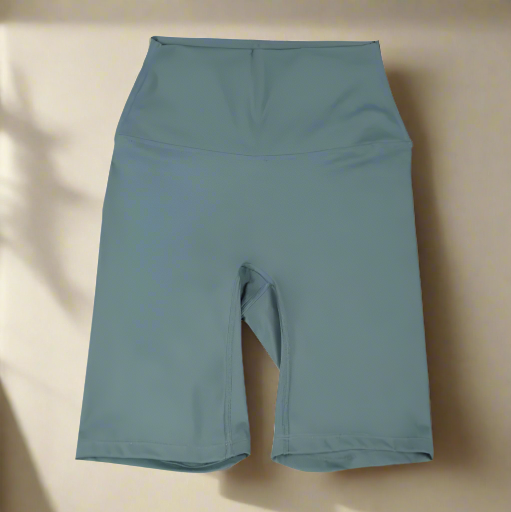 Active wear Mid rise shorts