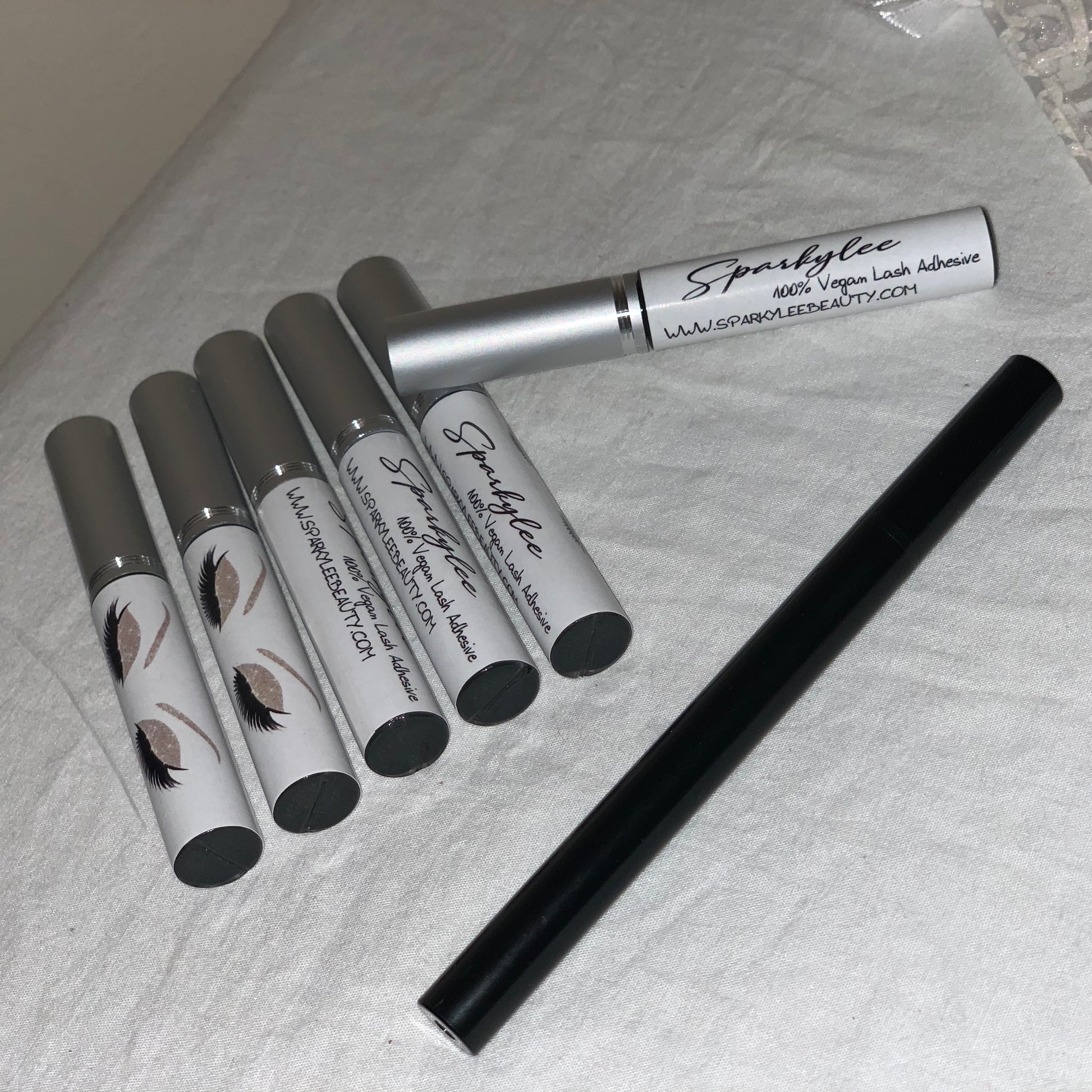BLACK LASH ADHESIVE. - SPARKYLEE