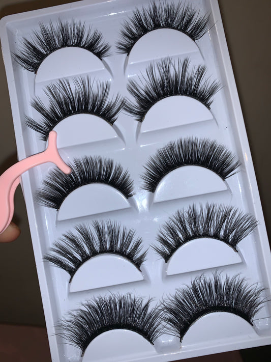 “ Get Classy “ lash book