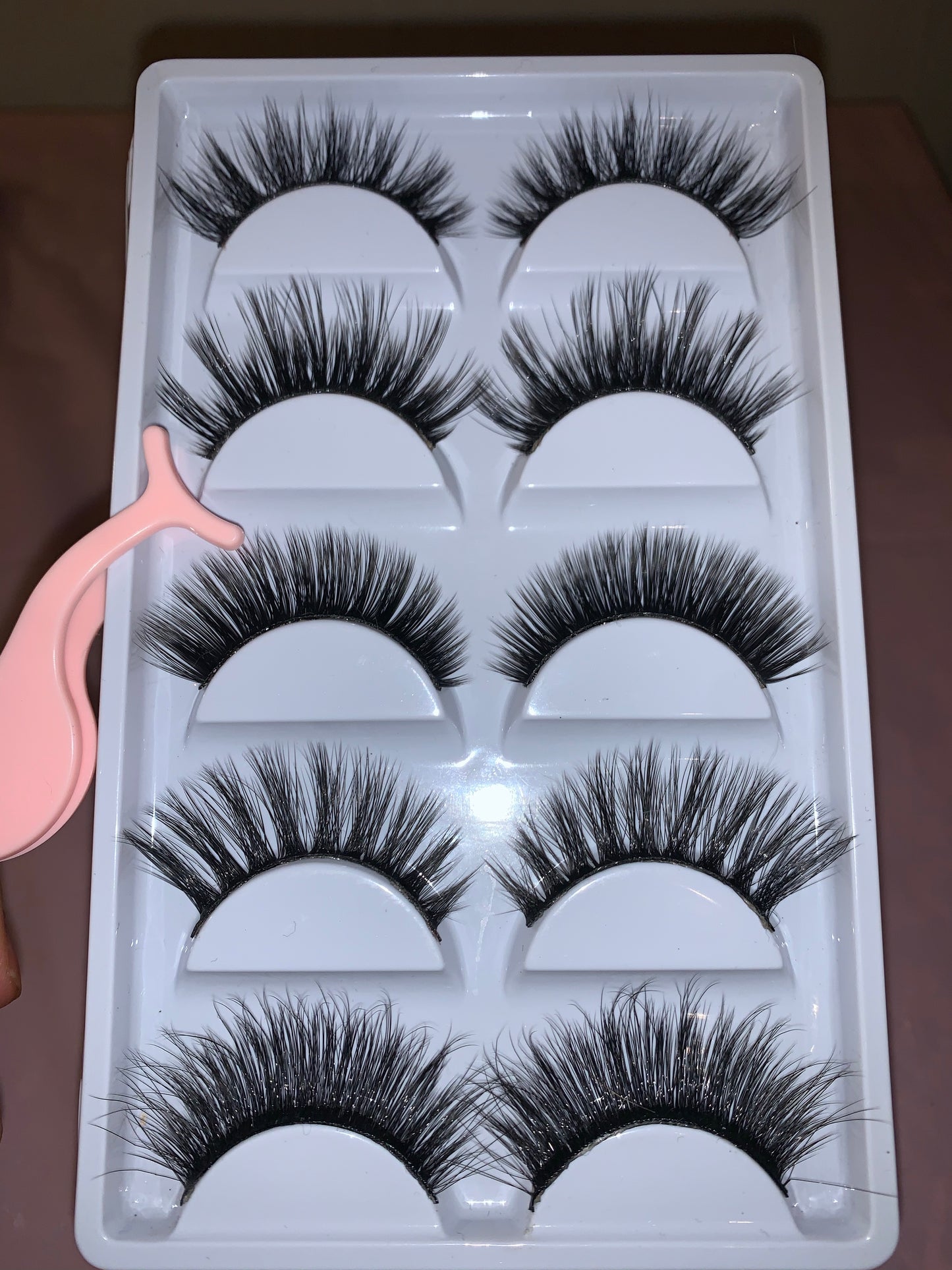 “ Get Classy “ lash book